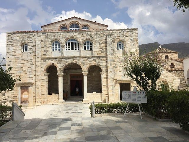 Ekatontapyliani kyrka